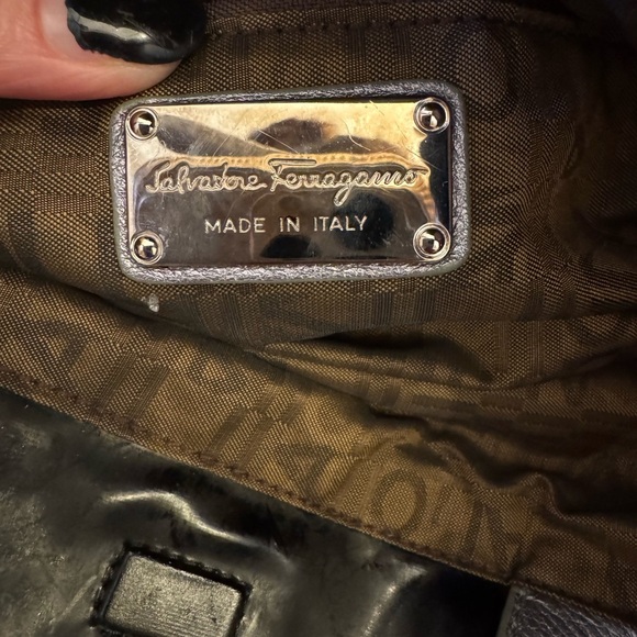 Salvatore Ferragamo Black Patent Fixer Bag (Heavy damage) - Picture 14 of 16